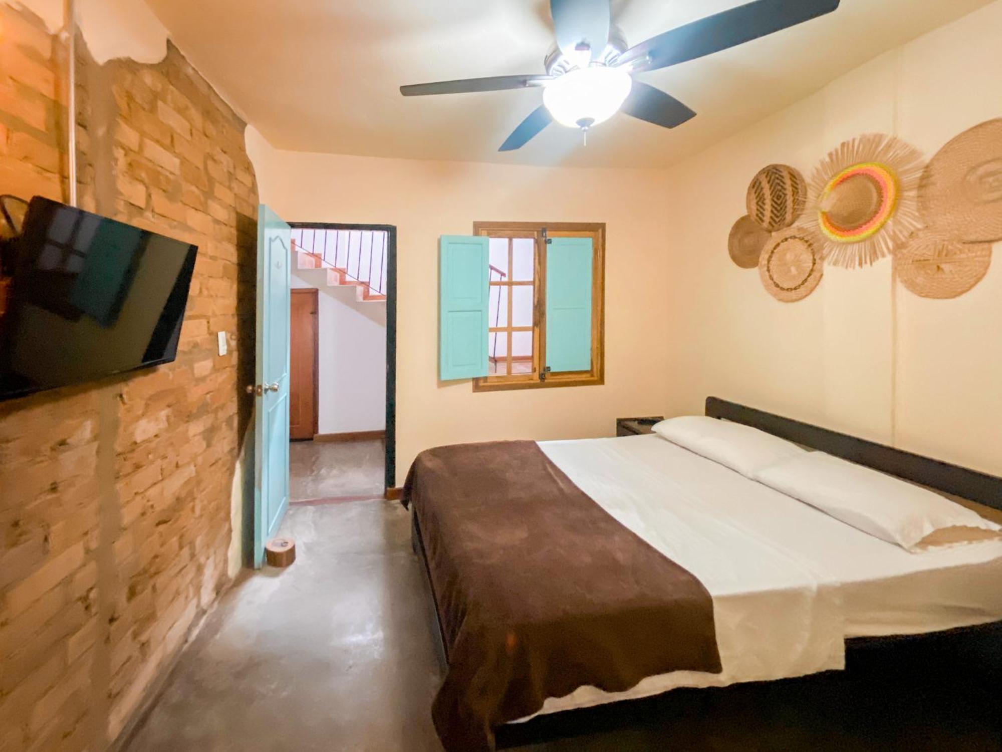 La Rosa Nautica Hostel Guaduas Exterior photo